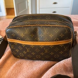 ❤️Vintage Authentic Louis Vuitton Reporter bag PM❤️